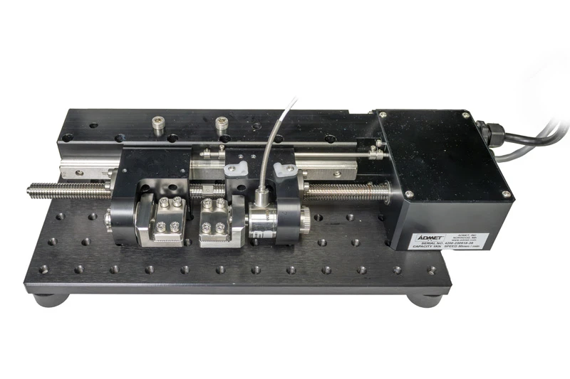 Image of eXpert 4200 single screw design with breadboard
