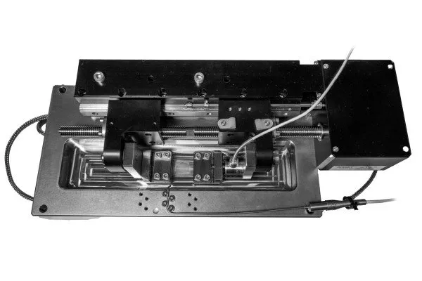 eXpert 4000 performing medical adhesive lap shear test