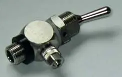 Pneumatic hand switch