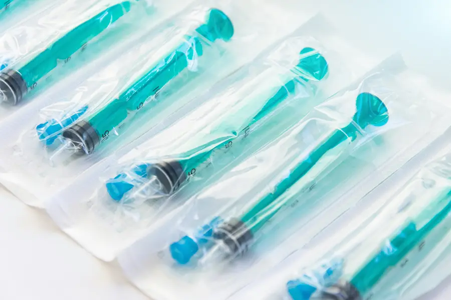 Disposable syringes in package